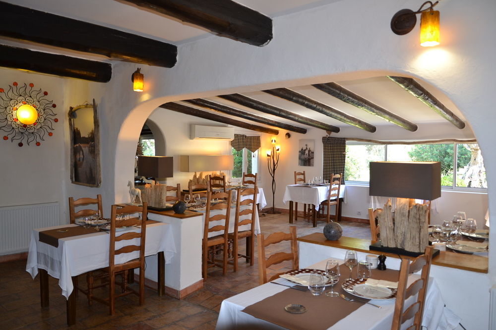 Mas De Calabrun Hotel Saintes-Maries-de-la-Mer Exterior photo