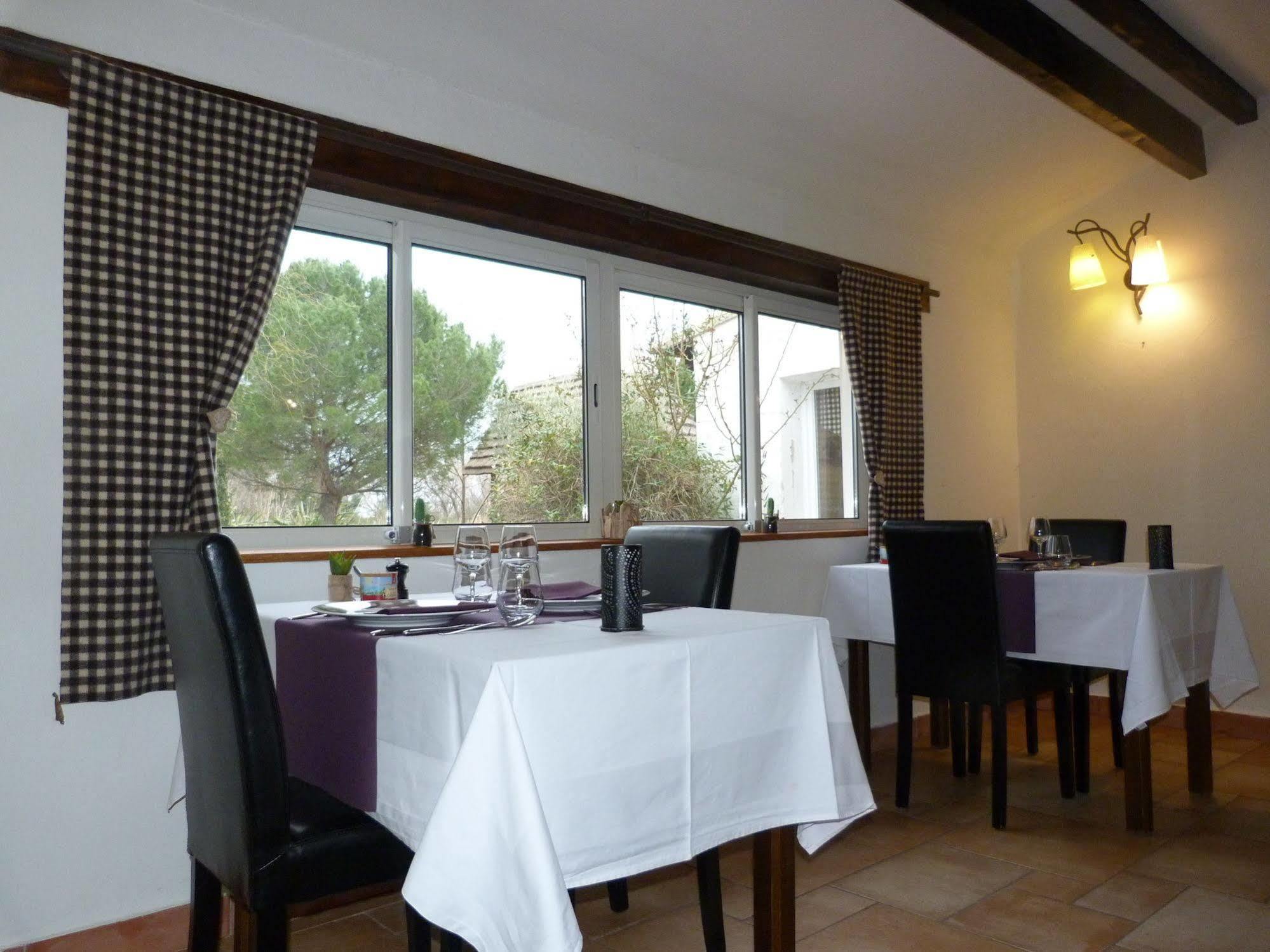 Mas De Calabrun Hotel Saintes-Maries-de-la-Mer Exterior photo